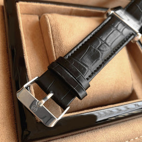 Raez Atempori Rectangular Leather Watch